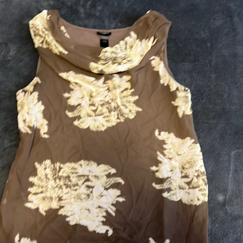 Size large and Taylor top